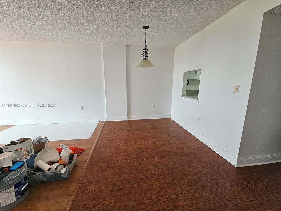 For Rent: $1,750 (1 beds, 1 baths, 840 Square Feet)