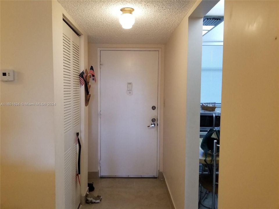 For Sale: $129,000 (2 beds, 2 baths, 1100 Square Feet)