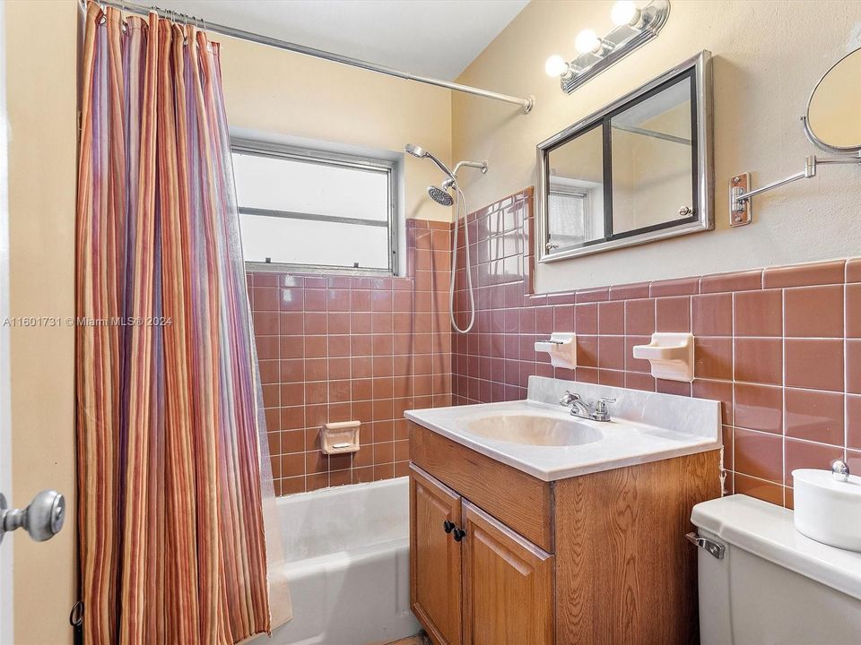 For Sale: $599,900 (2 beds, 1 baths, 1058 Square Feet)