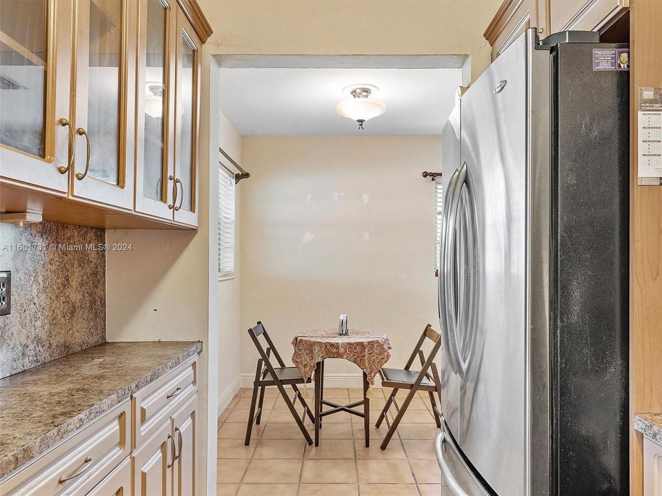 For Sale: $599,900 (2 beds, 1 baths, 1058 Square Feet)