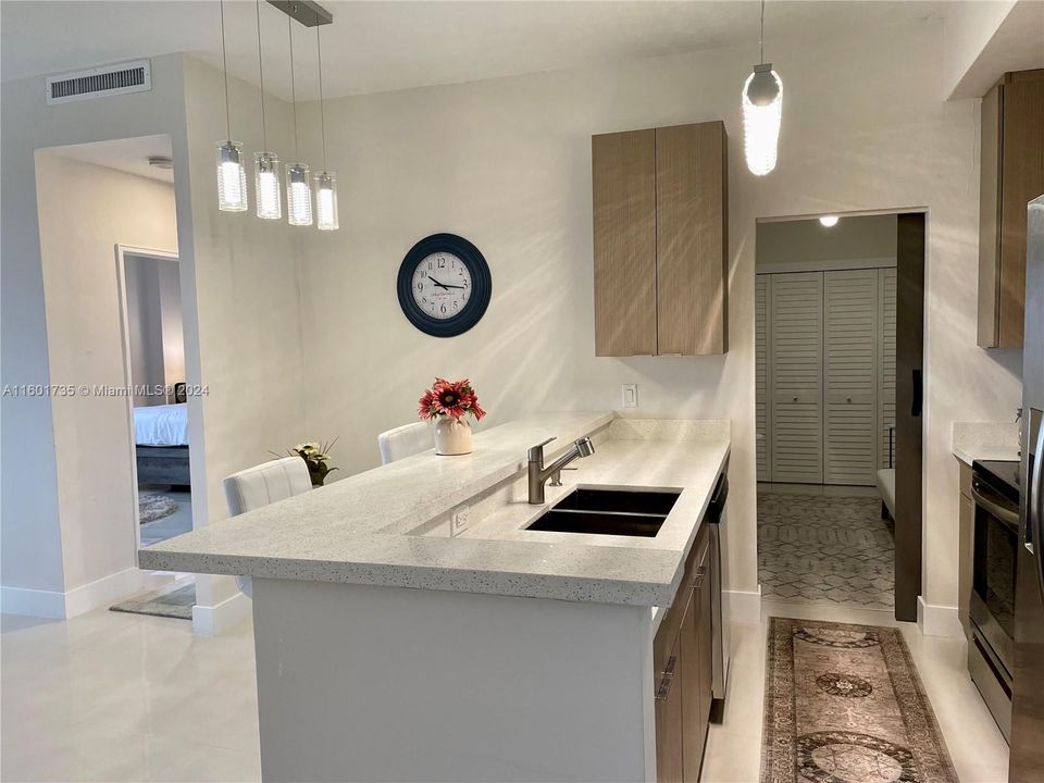 Recientemente alquilado: $3,850 (1 camas, 2 baños, 1008 Pies cuadrados)