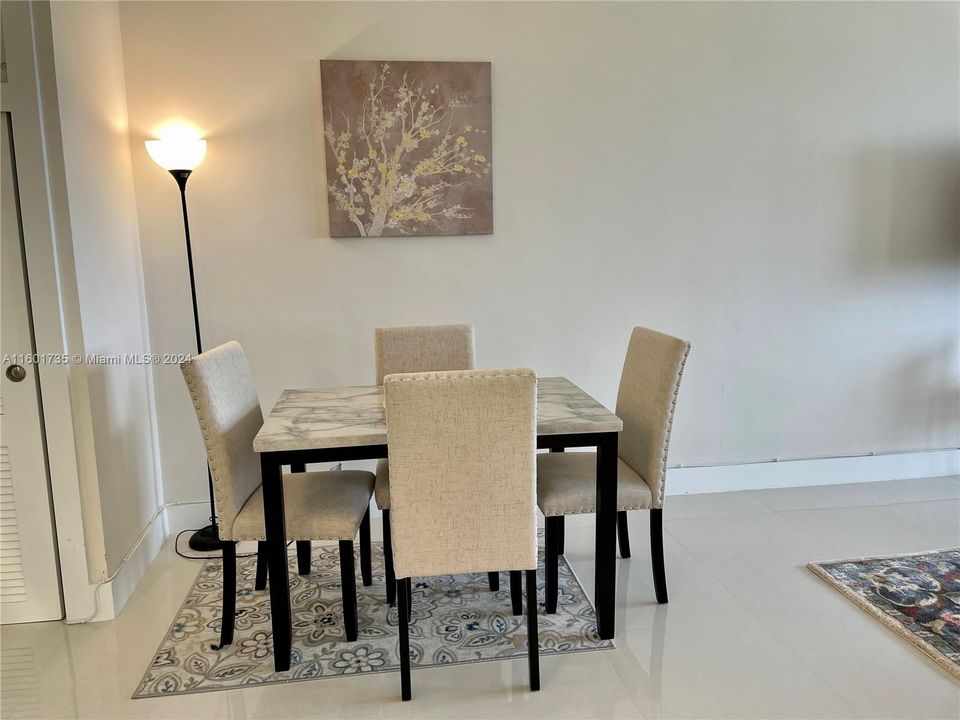 Recientemente alquilado: $3,850 (1 camas, 2 baños, 1008 Pies cuadrados)