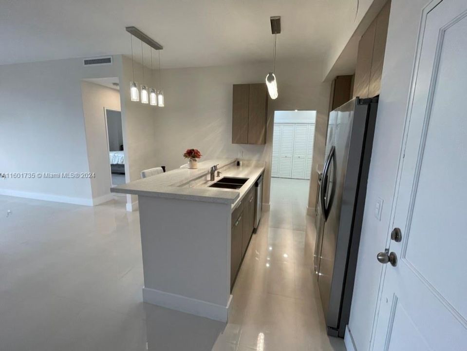 Recientemente alquilado: $3,850 (1 camas, 2 baños, 1008 Pies cuadrados)