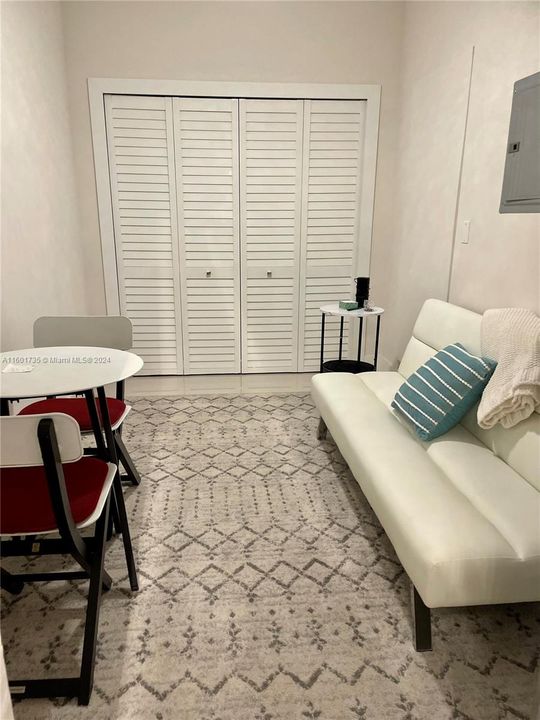 Recientemente alquilado: $3,850 (1 camas, 2 baños, 1008 Pies cuadrados)