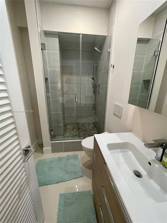 Recientemente alquilado: $3,850 (1 camas, 2 baños, 1008 Pies cuadrados)