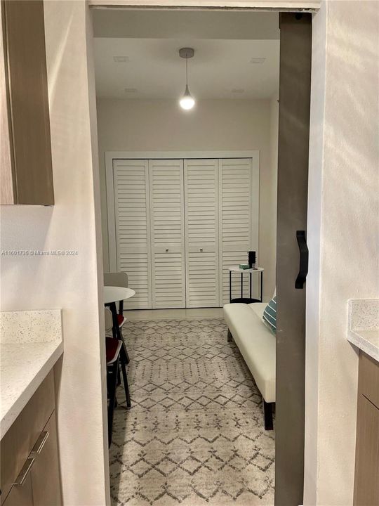 Recientemente alquilado: $3,850 (1 camas, 2 baños, 1008 Pies cuadrados)