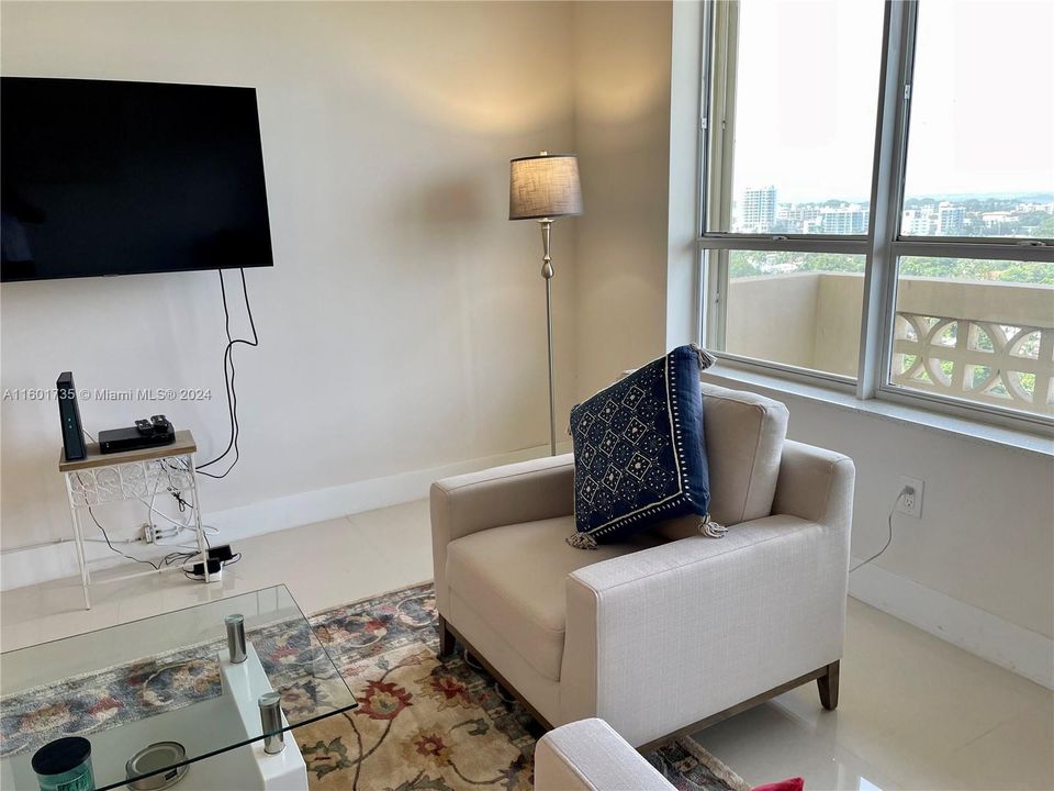 Recientemente alquilado: $3,850 (1 camas, 2 baños, 1008 Pies cuadrados)