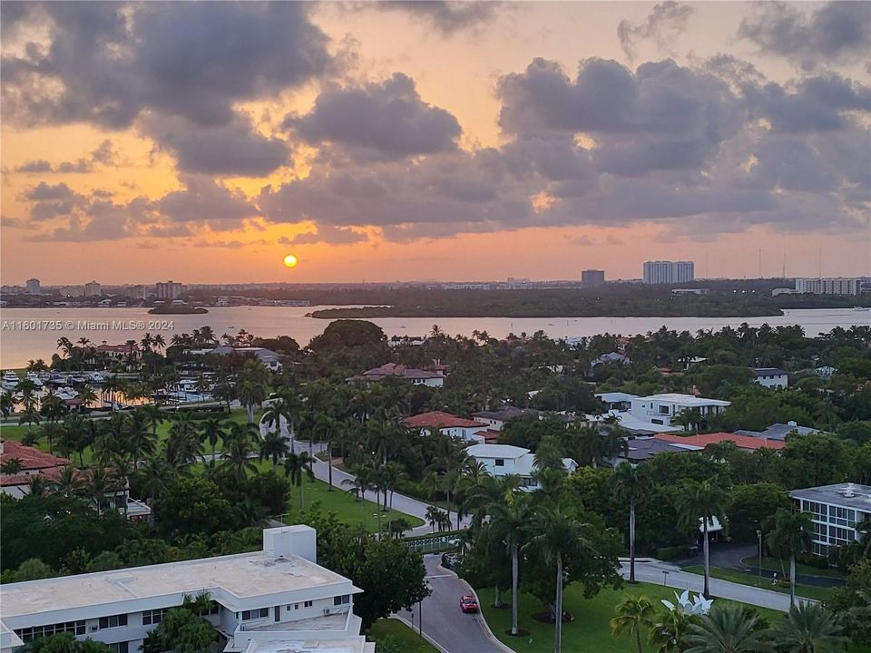 Recientemente alquilado: $3,850 (1 camas, 2 baños, 1008 Pies cuadrados)