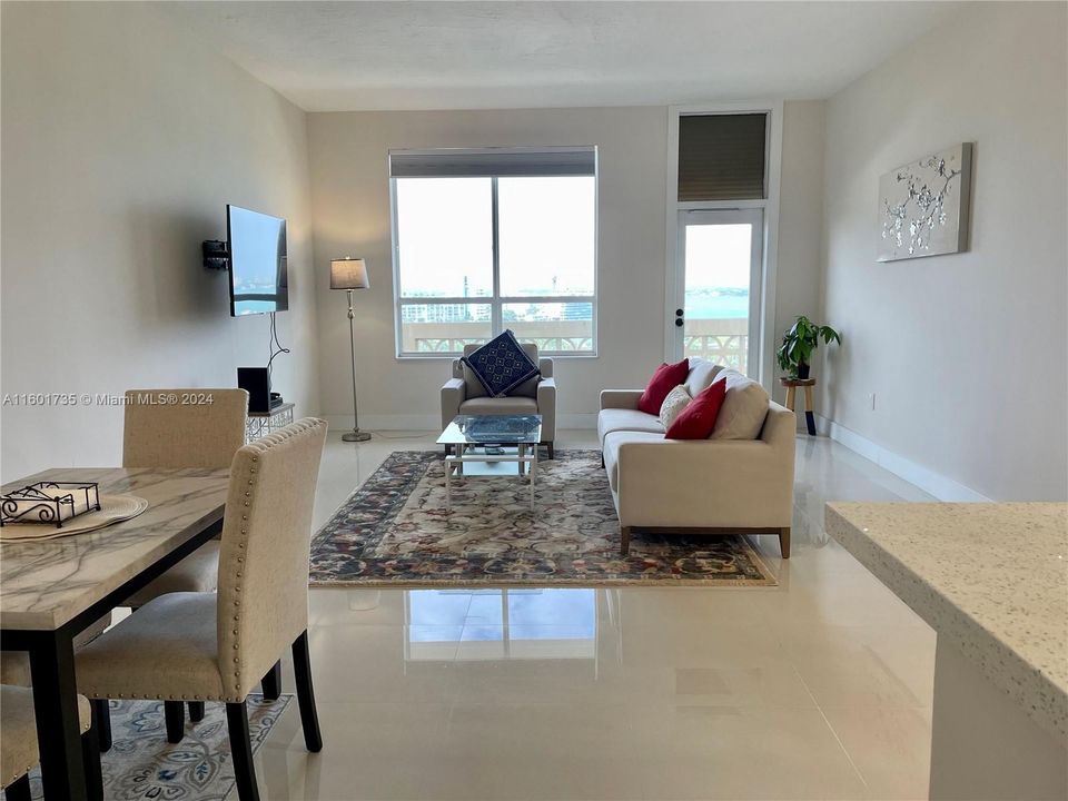 Recientemente alquilado: $3,850 (1 camas, 2 baños, 1008 Pies cuadrados)