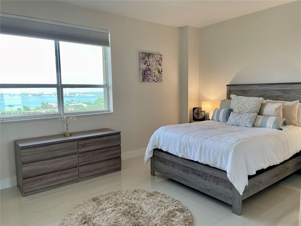 Recientemente alquilado: $3,850 (1 camas, 2 baños, 1008 Pies cuadrados)