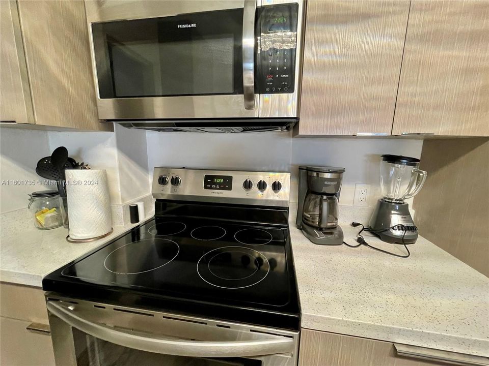 Recientemente alquilado: $3,850 (1 camas, 2 baños, 1008 Pies cuadrados)