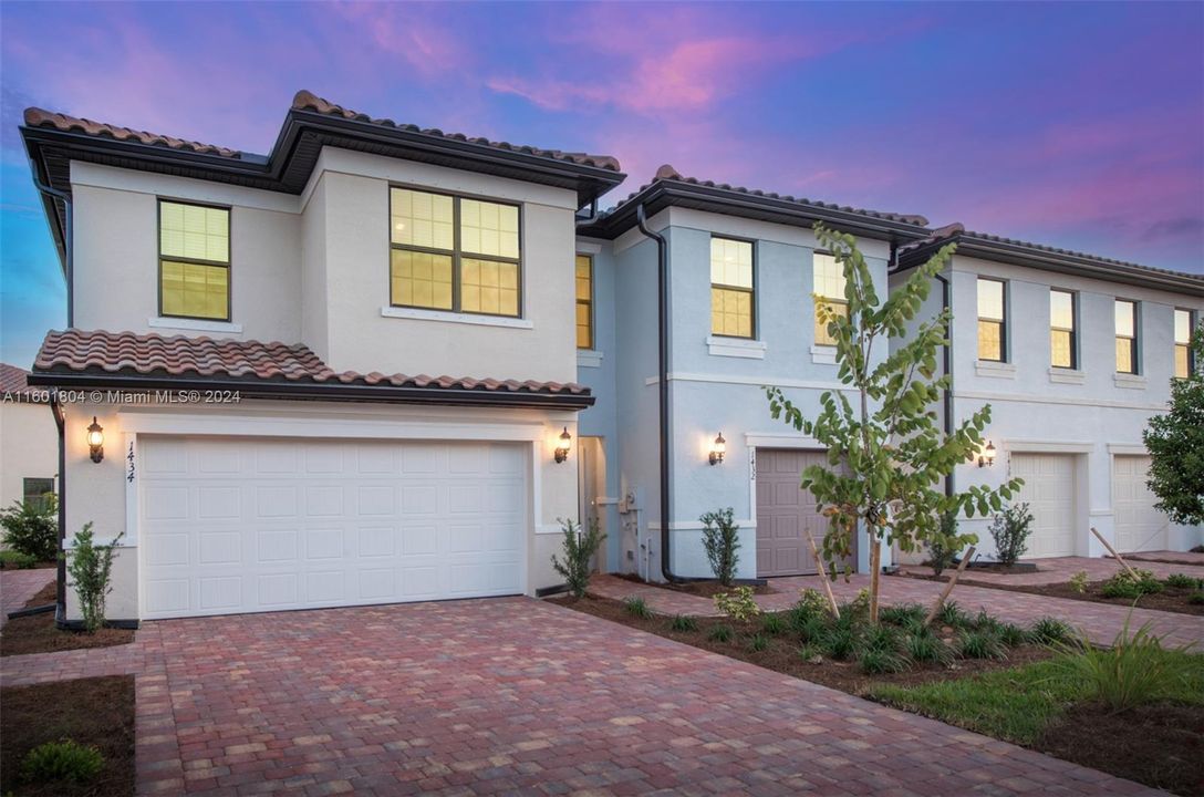 AVAILABLE NOW! Sawgrass at Coral Lakes!