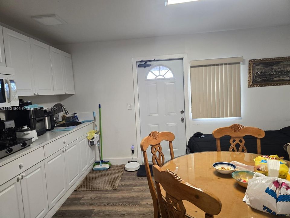 For Sale: $149,000 (4 beds, 2 baths, 1721 Square Feet)