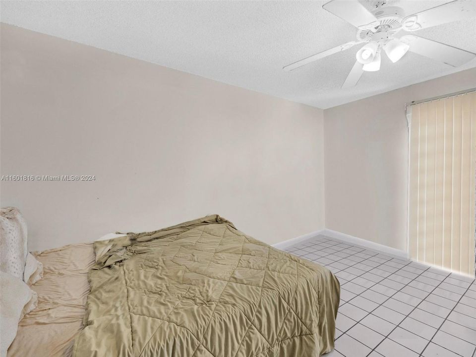 For Sale: $327,000 (1 beds, 1 baths, 536 Square Feet)