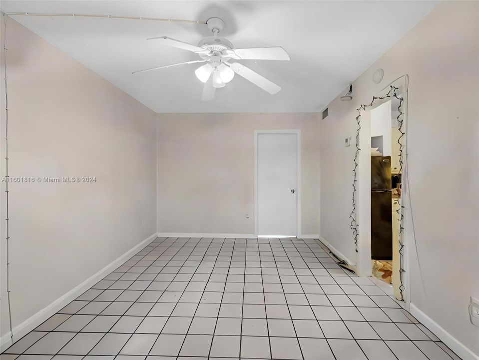For Sale: $327,000 (1 beds, 1 baths, 536 Square Feet)