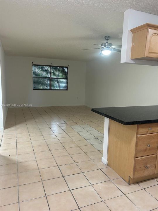 For Rent: $2,000 (2 beds, 1 baths, 801 Square Feet)