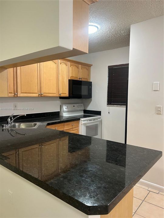 For Rent: $2,000 (2 beds, 1 baths, 801 Square Feet)