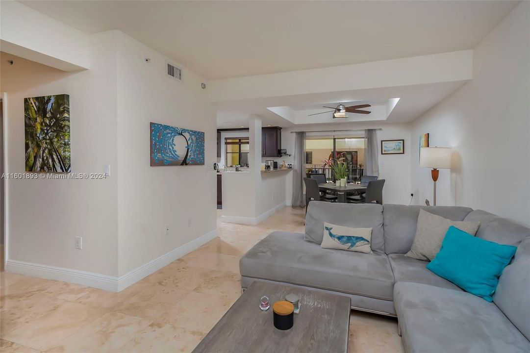 Active With Contract: $940,000 (3 beds, 2 baths, 1425 Square Feet)