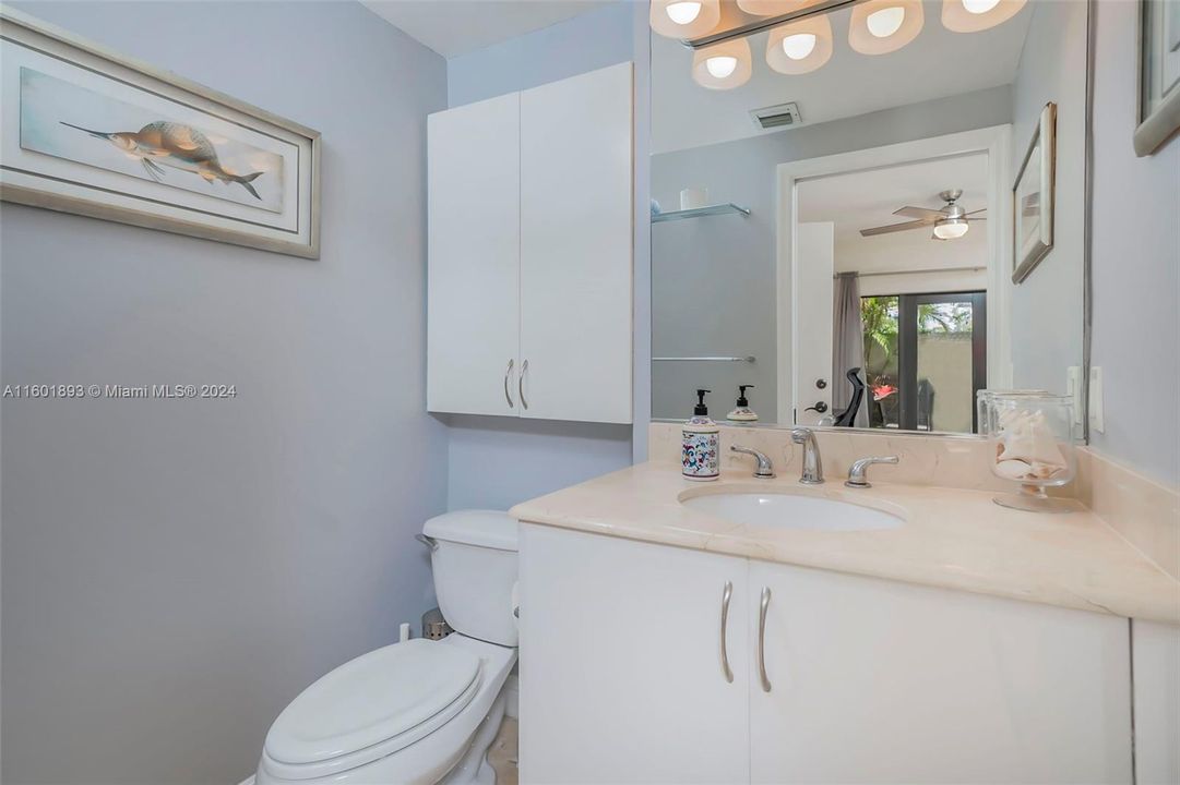 Active With Contract: $940,000 (3 beds, 2 baths, 1425 Square Feet)