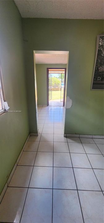 Activo con contrato: $449,999 (3 camas, 2 baños, 1636 Pies cuadrados)