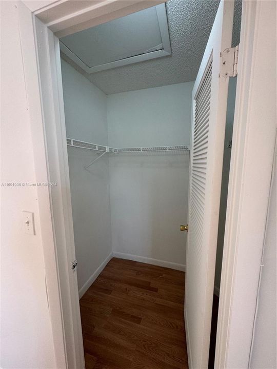 Recently Rented: $1,700 (1 beds, 1 baths, 872 Square Feet)