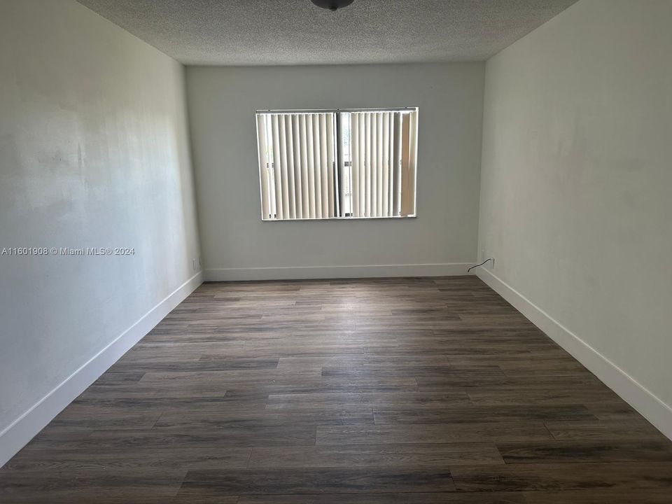 For Rent: $2,490 (2 beds, 2 baths, 1036 Square Feet)