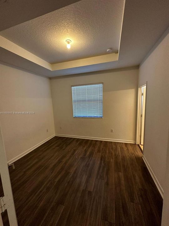 Active With Contract: $2,600 (3 beds, 3 baths, 1326 Square Feet)