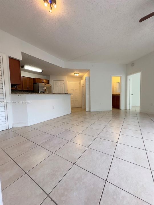 For Rent: $2,200 (2 beds, 2 baths, 858 Square Feet)
