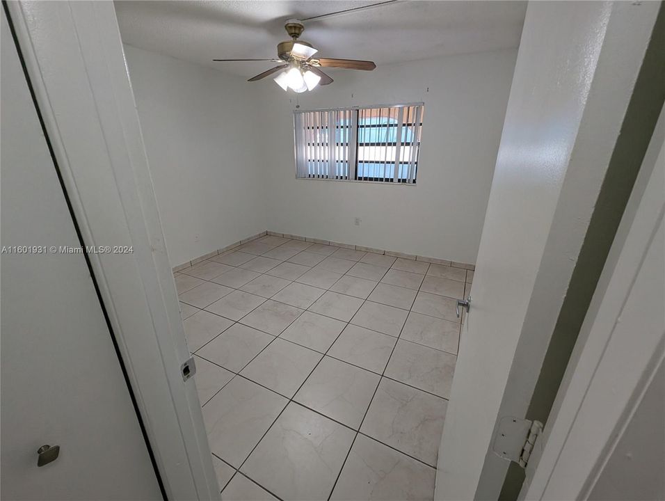 For Sale: $230,000 (1 beds, 1 baths, 672 Square Feet)