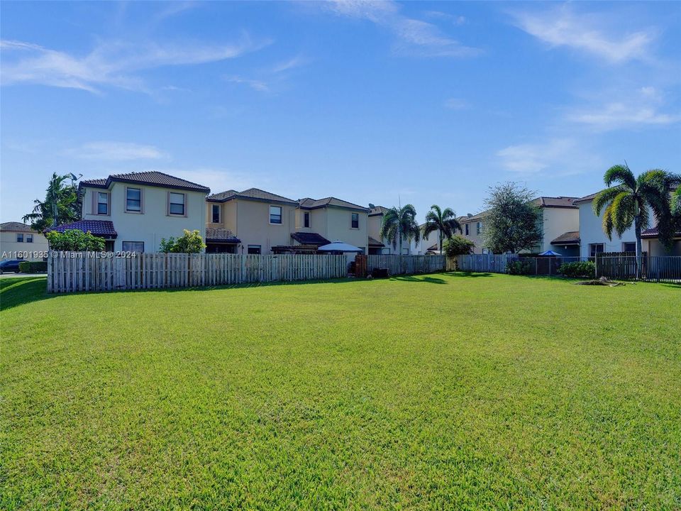 Active With Contract: $470,000 (4 beds, 2 baths, 1868 Square Feet)