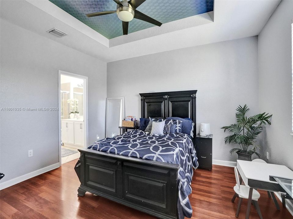 Active With Contract: $470,000 (4 beds, 2 baths, 1868 Square Feet)