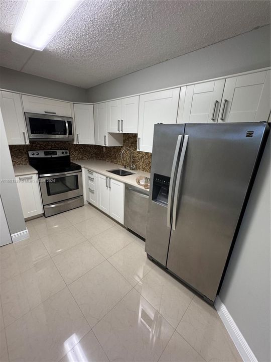 Recently Rented: $1,900 (1 beds, 1 baths, 749 Square Feet)