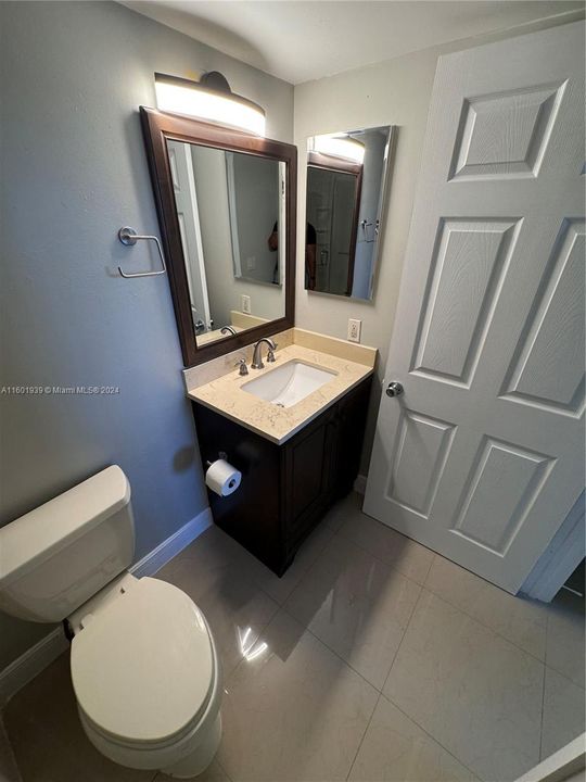 Active With Contract: $1,900 (1 beds, 1 baths, 749 Square Feet)