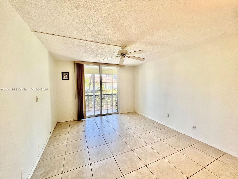 For Rent: $2,500 (2 beds, 2 baths, 908 Square Feet)