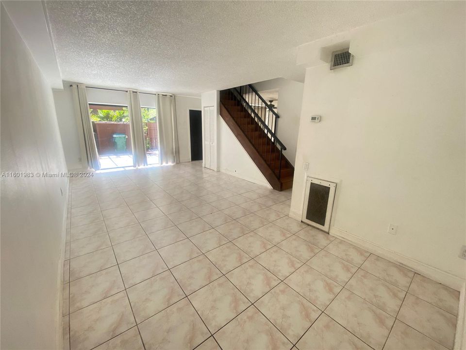 En Venta: $380,000 (2 camas, 2 baños, 1310 Pies cuadrados)