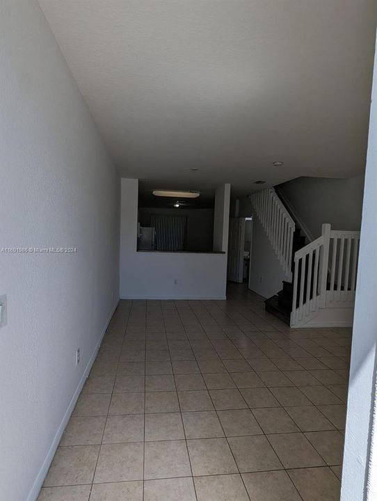 For Rent: $2,500 (3 beds, 2 baths, 1318 Square Feet)