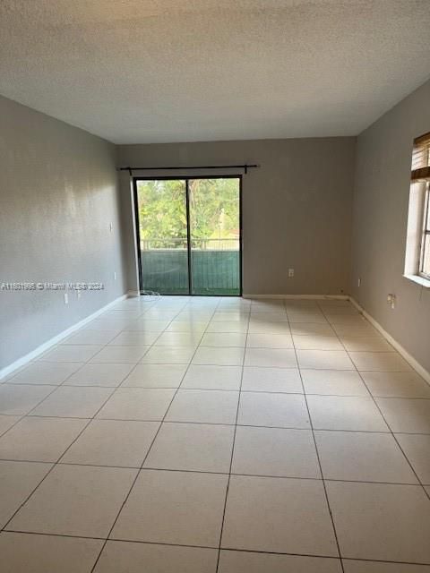 Active With Contract: $1,750 (1 beds, 1 baths, 660 Square Feet)