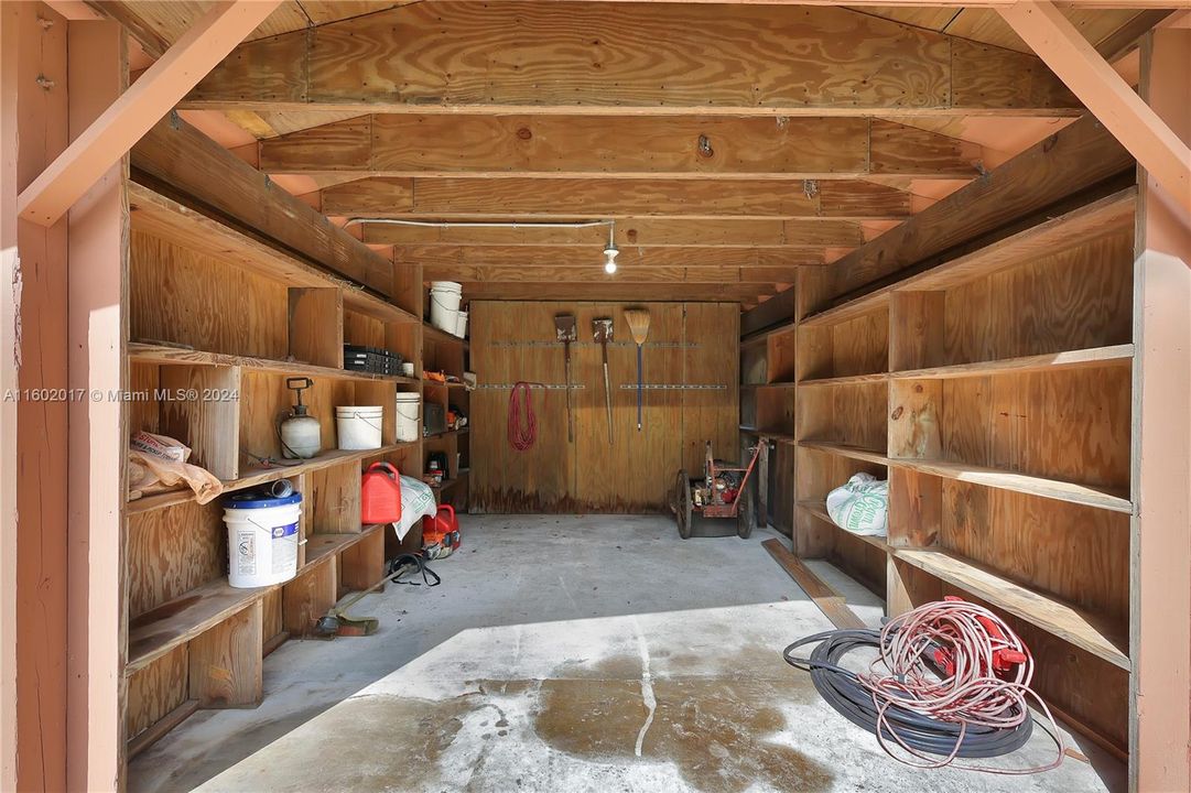 Recently Sold: $425,000 (1 beds, 1 baths, 728 Square Feet)