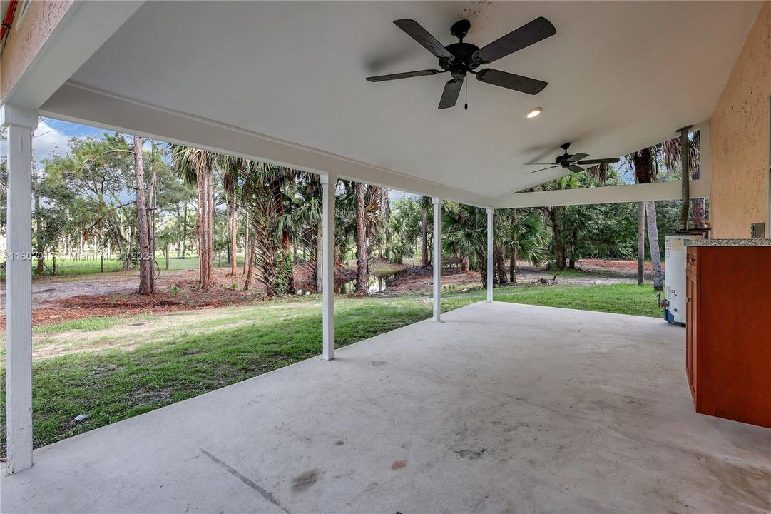 Recently Sold: $425,000 (1 beds, 1 baths, 728 Square Feet)