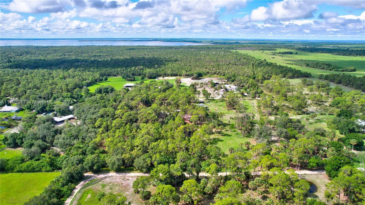 Recently Sold: $425,000 (1 beds, 1 baths, 728 Square Feet)