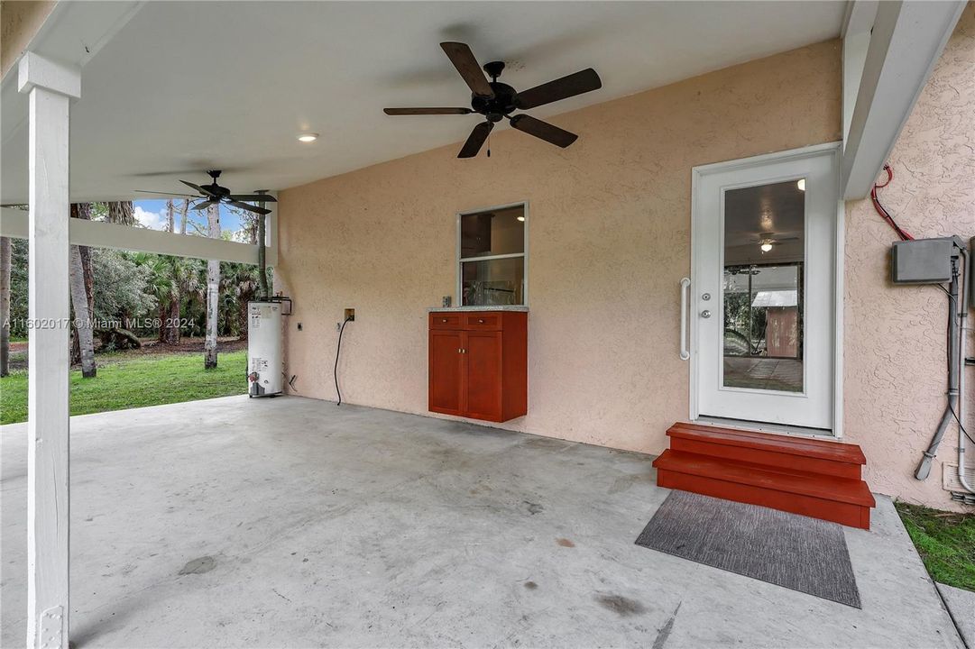 Recently Sold: $425,000 (1 beds, 1 baths, 728 Square Feet)