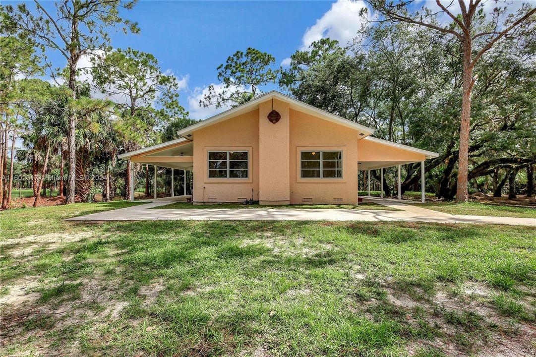 Recently Sold: $425,000 (1 beds, 1 baths, 728 Square Feet)