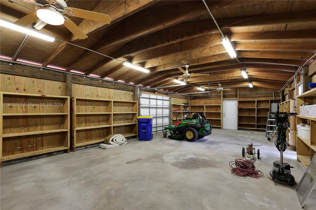 Recently Sold: $425,000 (1 beds, 1 baths, 728 Square Feet)