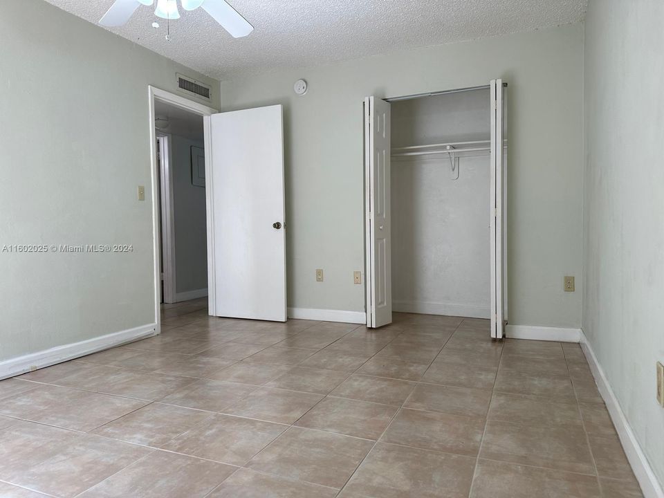 For Sale: $280,000 (2 beds, 1 baths, 840 Square Feet)