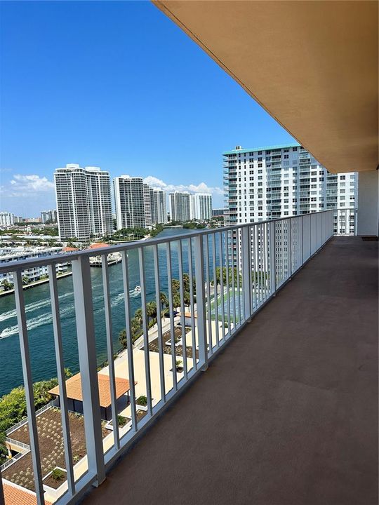 Active With Contract: $3,500 (2 beds, 2 baths, 1396 Square Feet)