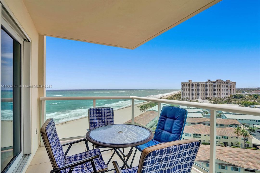 Active With Contract: $2,700 (1 beds, 1 baths, 686 Square Feet)