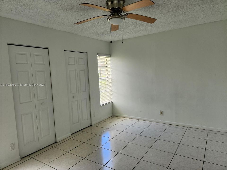 For Sale: $215,000 (2 beds, 2 baths, 768 Square Feet)