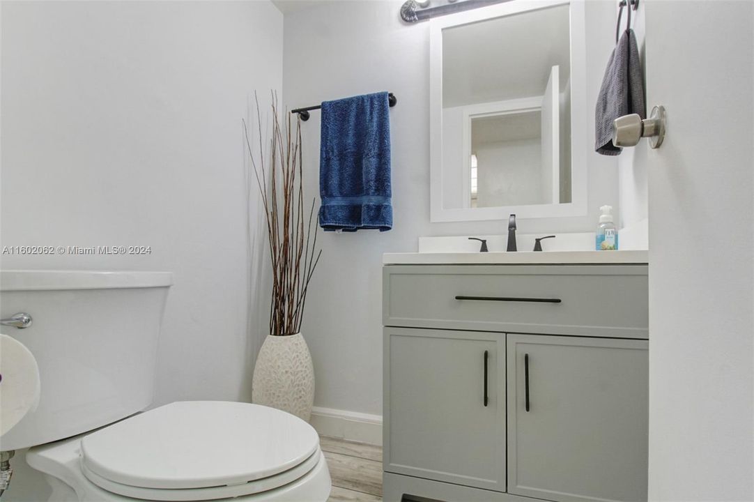 For Sale: $535,000 (1 beds, 1 baths, 1122 Square Feet)