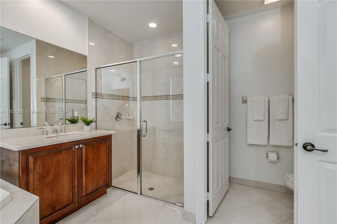 Active With Contract: $800,000 (4 beds, 3 baths, 2481 Square Feet)