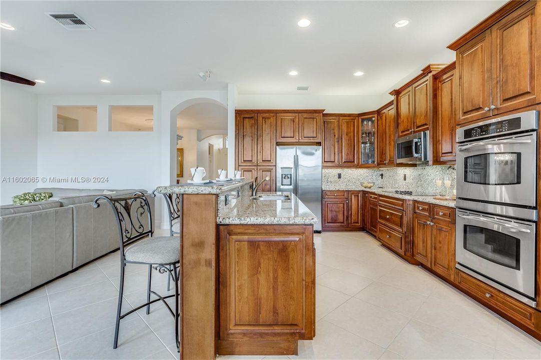 Active With Contract: $800,000 (4 beds, 3 baths, 2481 Square Feet)